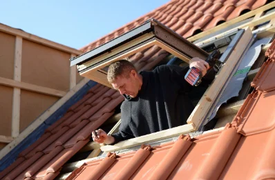 Pose de fenêtres de toit Velux à Sideville